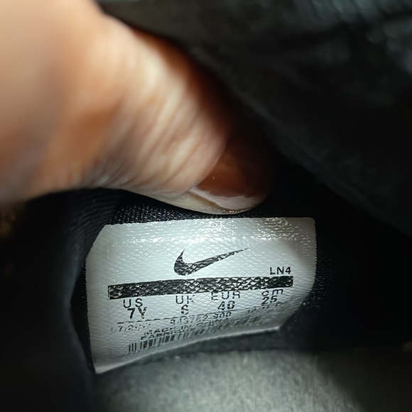 Nike Lebron stretchy runners - Picture 6 of 7